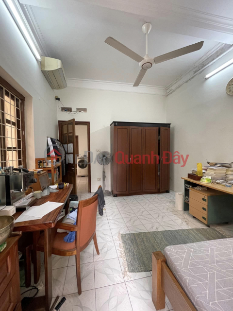 My family needs to sell a 103m 3 open plot of land on Kham Thien street, Dong Da, suitable for both living and renting. _0