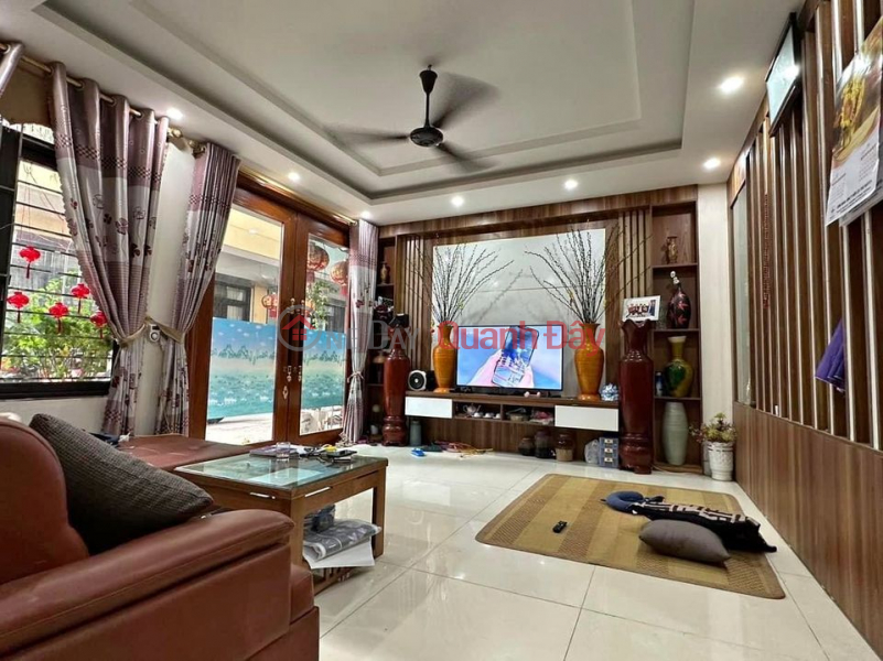 SUPER BEAUTIFUL HOUSE RIGHT IN THE CENTER OF BA DINH 34M2 - BRIGHT - AT FRONT RANGE OF MANY CUSTOMERS. Sales Listings