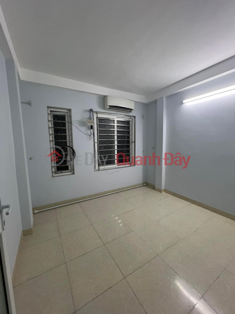 PRIVATE HOUSE FOR RENT WITH ENTIRE CAR LANE, 255 LINH NAM, 4 FLOORS, 43M2, 5 BEDROOMS, 11M _0