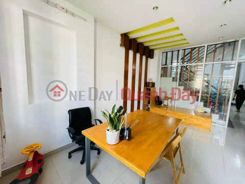 Apartment 7 m Le Thuc Hoach, 4x22 square meters, 6 bedrooms, owner wants to sell in April _0