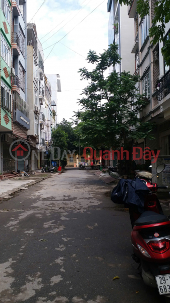 Land for sale in Cau Dien, Tu Liem, 50m2, car access, sidewalk, comfortable living Sales Listings