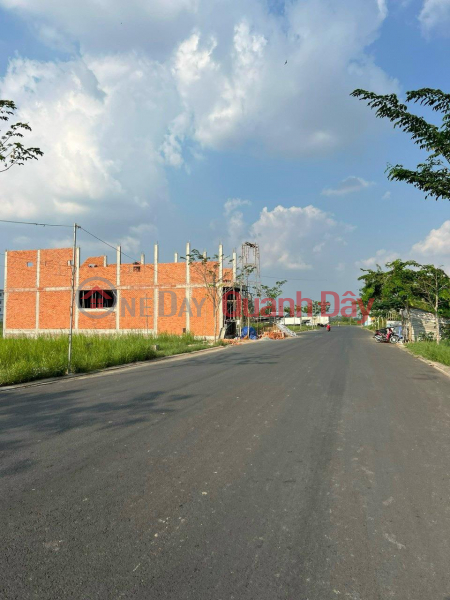 OWN A BEAUTIFUL LOT OF LAND NOW - SUPER PREFERENTIAL PRICE IN Cai Tac Cau Market Ecological Area, Chau Thanh, Kien Giang Vietnam | Sales đ 400 Million