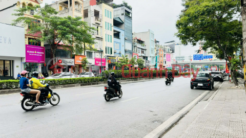 House on Nguyen Van Cu street, 13m frontage, wider at the back, stable income stream, full land ownership. _0