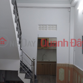 ► House in Tran Cao Van alley, near Nguyen Tat Thanh, 30m2, 2.5 floors, clean, ready to move in, 1.x billion _0