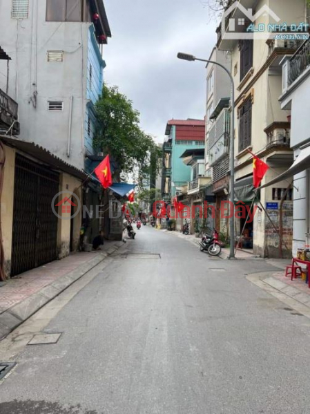 Ngoc Lam sells cars to avoid sidewalks 52m MTx6.5m Long Bien Sales Listings