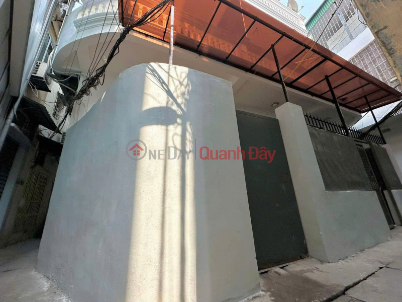 House for rent in lane 505 Tran Khat Chan, 3 floors x 35m2, 2 bedrooms, 9 million for family, online business Rental Listings