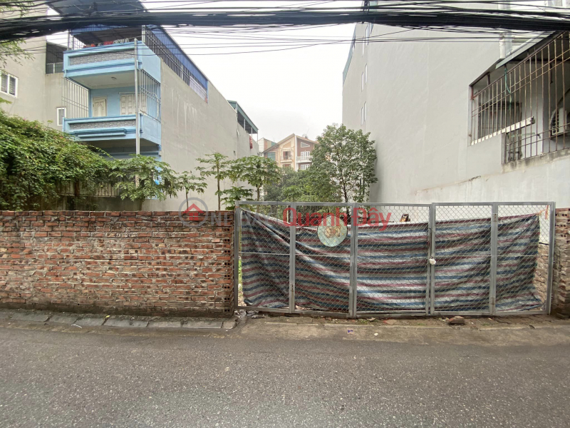 The owner offers to sell land on Nguyen Van Huyen alley, 92m2, 6.9m square meter, for business, price 14.7 billion Sales Listings