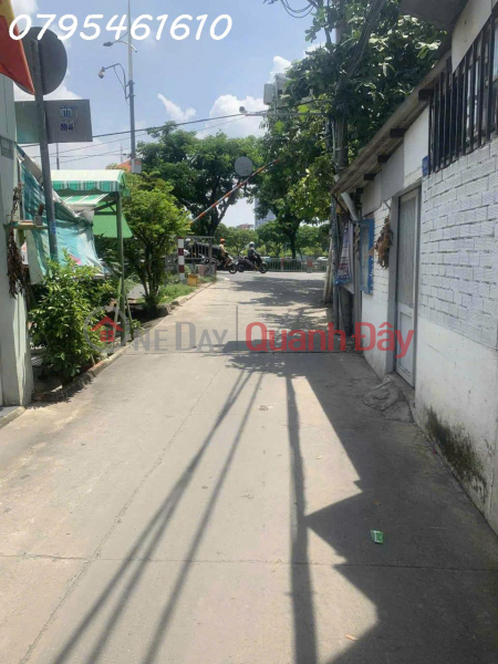 đ 13.5 Billion | Need money to quickly sell house on Ben Van Don street, District 4, HCMC, area 107.6m2, price 13.5 billion (Negotiable)