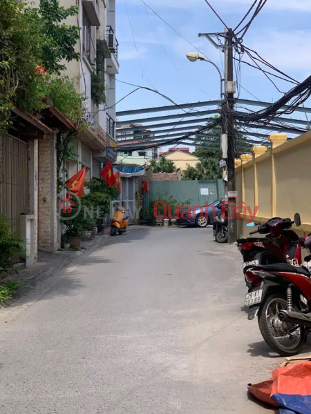 đ 5.5 Billion OVER 5 BILLION TO HAVE A NEW HOUSE - BEAUTIFUL - AVAILABLE ON NGOC THUY STREET, 30M2, 5 FLOORS, 4M FRONTAGE, LONG BIEN.