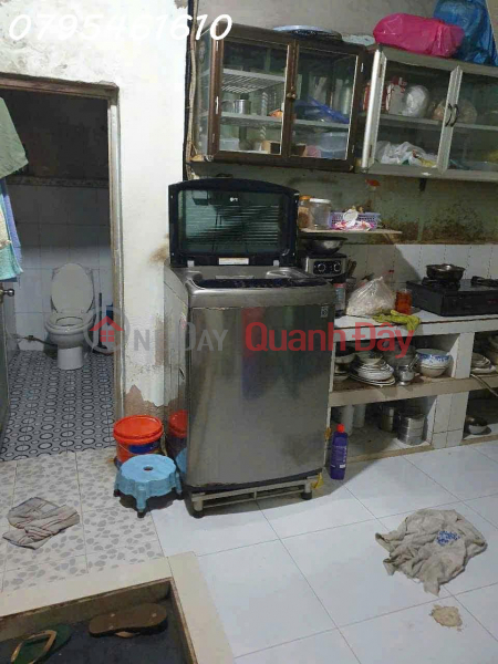 Need money to quickly sell house on Ben Van Don street, District 4, HCMC, area 107.6m2, price 13.5 billion (Negotiable) | Vietnam | Sales | đ 13.5 Billion