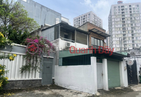 The owner sold Thao Dien house on street 64 for 14ty9. Contact: 093 273 8182 _0