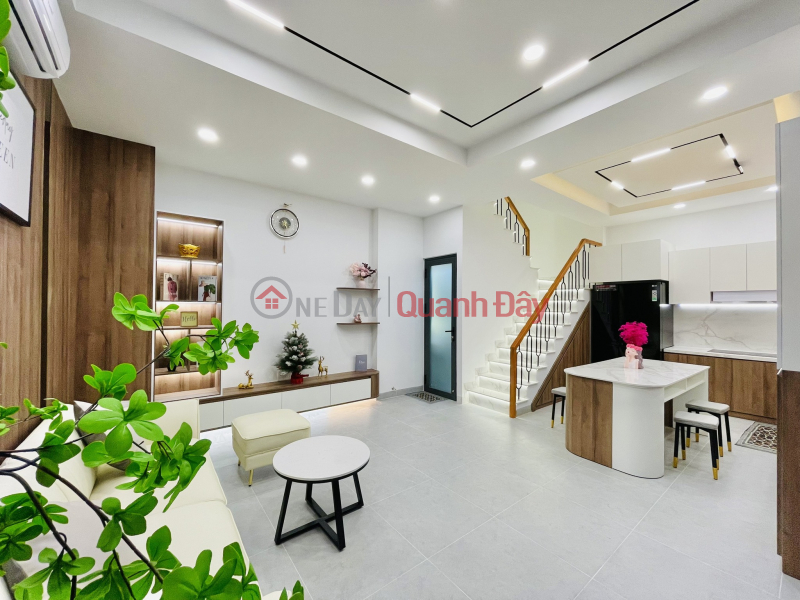 đ 7.18 Billion, Beautiful sparkling house, 4 floors, 5 bedrooms, 7.5m wide Hoang Hoa Tham, Ward 5, adjacent to Binh Thanh district