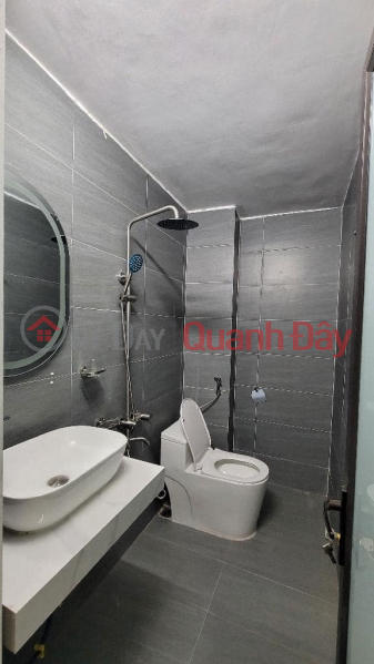 House for sale in Khuong Trung - Car parking at the door - Spacious alley, 48m2 - 4 bedrooms, High-end business, near market, school, supermarket Sales Listings