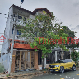The owner sells a riverside villa of 400m2, 5 bedrooms, 5 bathrooms, in Thu Duc _0
