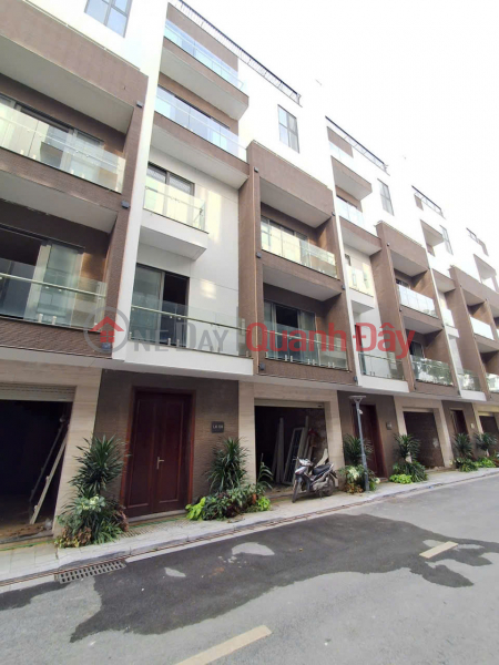 | Please Select | Residential Sales Listings | đ 40 Billion