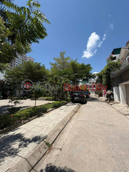 Please Select | Residential | Sales Listings đ 5.5 Billion