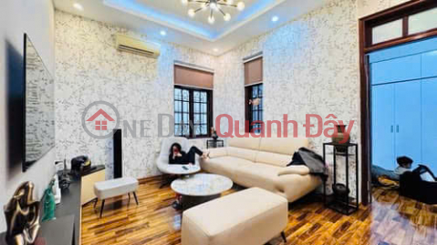 SUPER PRODUCT IN LANE 188 QUAN THANH 100M 4 FLOORS 8 BEDROOMS NEAR LAKE, LUXURY PRICE 36 BILLION 0336212066 _0