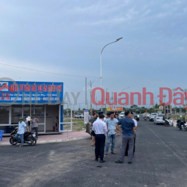 Owner sells the main facade of Quynh My project - wide sidewalk, good business _0