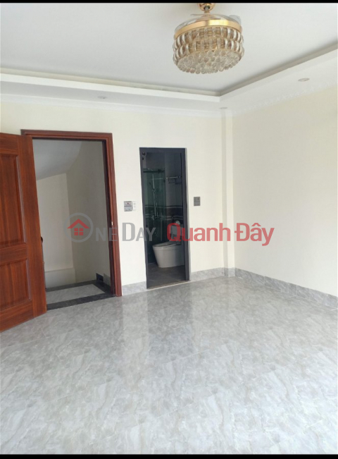 New house for sale in Thach Ban ward, 40m2 x 5T, 4m, car lane, price over 3 billion, negotiable. _0
