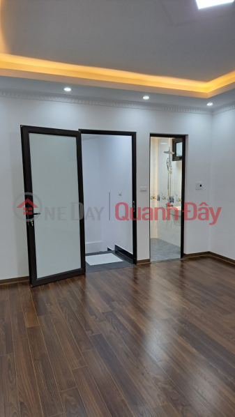 ₫ 5,3 tỷ | BÁN GẤP NHÀ PHÂN LÔ 6 TẦNG THANH XUÂN - NGÕ THÔNG , RỘNG - GẦN ROYAL - 33.5m2 – 6 tầng – 5.3 tỷ