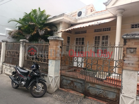 GOOD DEAL! BUY LAND AND GET A HOUSE RIGHT IN THE CENTER OF THE CITY. NHA TRANG! _0