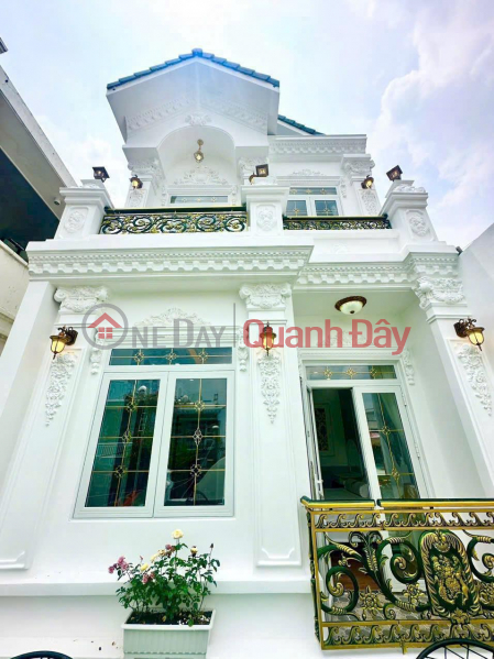 Magnificent townhouse, located on a car-accessible alley off Dao Tong Nguyen street, 5x19m, priced at just over 8 billion VND. Sales Listings