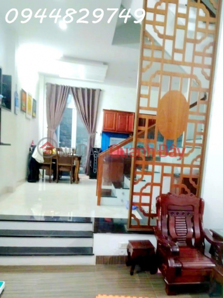 SUPER DELICIOUS, 3-STORY HOUSE Area: 70m2; 7m road in front of house CACH CACH T8, CAM LE DISTRICT, SE. Price is only 2.xx billion Sales Listings