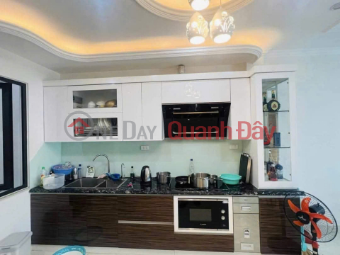 HOUSE FOR SALE ON TRAN QUOC HOAN, LOT, CARS PARKING AT 2 ENDS, SIDEWALK, TOP BUSINESS, 41M2 x 5 FLOORS, PRICE 13 BILLION 750 _0