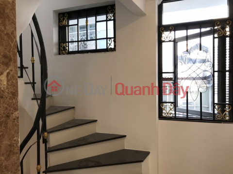 Bán nhà đường Hoàng Sa, Quận 3 Tuyệt phẩm 5 lầu , thang máy 400 tr/m² _0