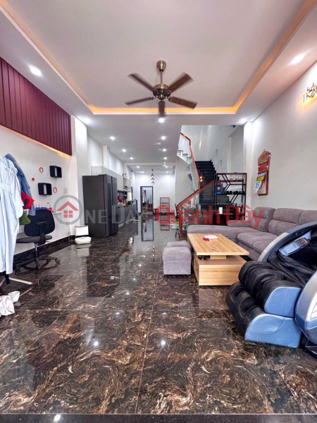 ► 5.5m street frontage, opposite University of Education, 118m2, 3 floors, luxury, 5.x billion Sales Listings