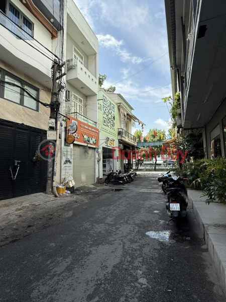 đ 15.9 Billion | **House for sale in Pham Van Hai, Ward 5, Tan Binh; (10x16) 4 floors, over 15 billion