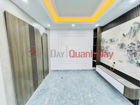 Ngôi nhà nằm trong khu vực dân cư sầm uất, gần chợ, trường học liên cấp, phù hợp cho gia đình có con nhỏ _0