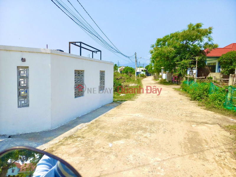 The owner needs to sell a plot of land adjacent to Da Nang, near DT 605, priced at 5xx Sales Listings