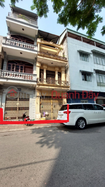 Nguyen Van Cu townhouse, 3 Cars Avoid Street, 10m from the street, DT65m2, Nhon 10 billion. Sales Listings