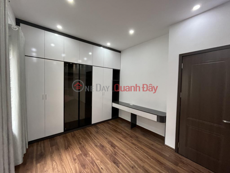 Please Select, Residential Sales Listings đ 6.15 Billion