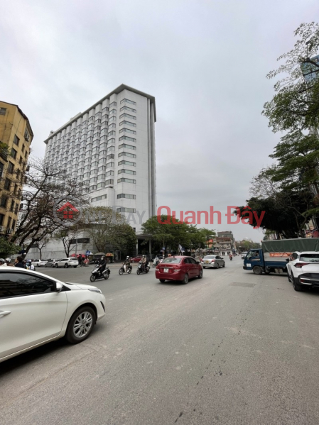 Selling a 4-storey house on Le Duan street, Dong Da, 72m2, 30m2 from the car, 5 billion VND Sales Listings