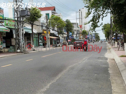 Land for sale with a house included, located on Dien Bien Phu Street, Vinh Hoa Ward, Nha Trang, 300 meters from the beach. _0