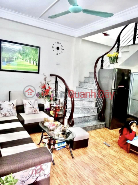 Selling Truong Dinh house, 45m x 5 floors, 3.39 billion, small car parked at the door Sales Listings
