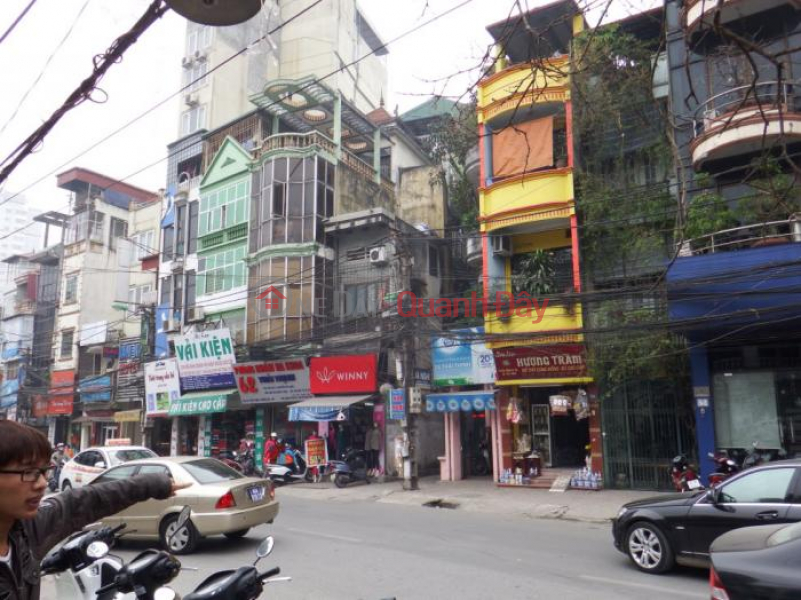 House on Thai Thinh street, near the crowded intersection, convenient for business, for rent, and for advertising Sales Listings