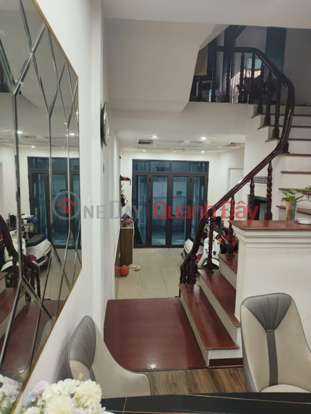 đ 6,6 tỷ Vị trí: nhà phố Mễ Trì Hạ, ngõ rộng ba gác tránh xe máy, vài chục mét ra chợ, trường học Mễ Trì các Cấp,