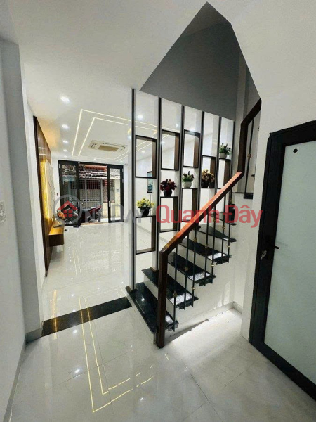 Only 9.9 billion VND - 35m² x 5 floors - only one unit with elevator - ready to move in - incredibly cheap price - Kim Ma, Ba Dinh, Hanoi Vietnam | Sales | đ 9.9 Billion