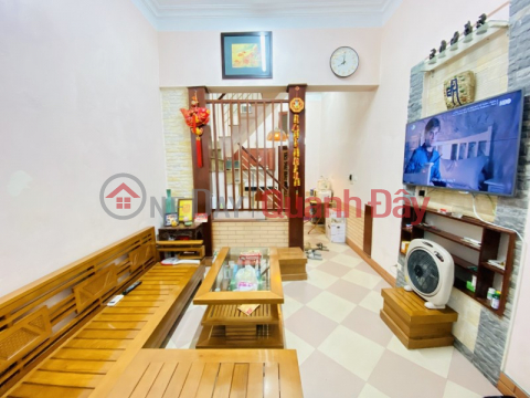 Selling private house Nguyen Xien Thanh Xuan 40m alley, 2 sides open, 7 seater car, 5 billion dong, contact 0817606560 _0
