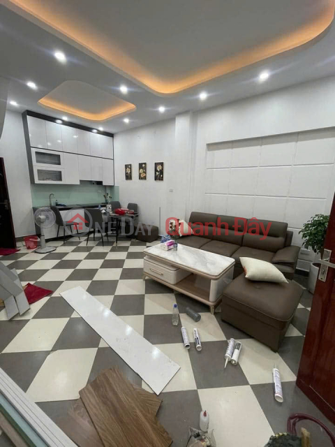 My brother has a house in Alley 79 Cau Giay, needs to sell urgently, 36m2 - 4 floors - full furniture - Discount 300 million _0