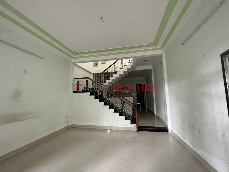 ₫ 8 Million/ month 2 floors for rent with car parking on Tran Duy Chien street near Duong Thua Vu