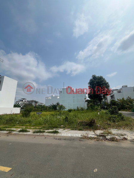 Selling a corner plot with two street frontages in the old Thu Thiem Villa residential area, District 2, at a good price – a rare opportunity. Sales Listings