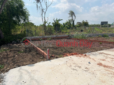 Liquidation Sale: 2 adjacent plots in Da Bac with residential land title, priced at 260 million and 280 million VND respectively. _0