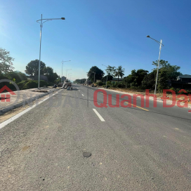 Super rare land on Quang Trung street extending Tuyen Quang city, location without median strip, 10m x 32m frontage _0