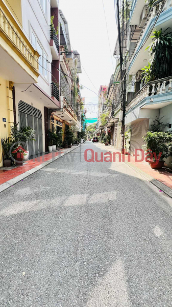 bán nhà Sài Đồng, 80m, mặt tiền 5m, vỉa hè, ôtô tránh, phân lô bàn cờ Niêm yết bán