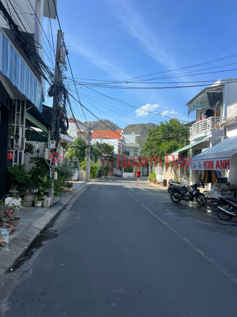 LAND FOR SALE WITH HOUSE FREE - BEAUTIFUL LOCATION IN VINH HOA, NHA TRANG, ONLY 800M FROM THE BEACH _0