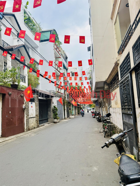 đ 13 Billion | **House for sale on Le Trung Nghia street; frontage in K300 area, Tan Binh (4x18) 5 floors**